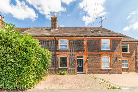 3 bedroom terraced house for sale, Trindles Road, South Nutfield, Redhill