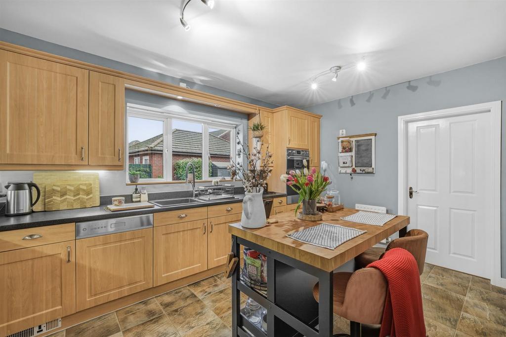 53 Lansdowne Gardens-12.jpg