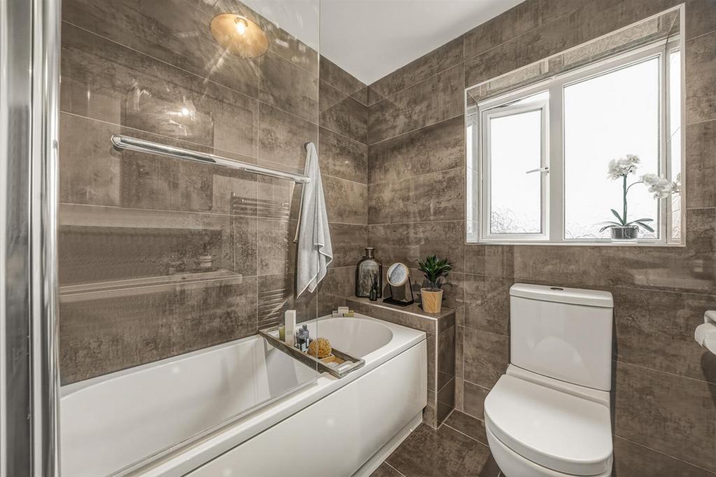 53 Lansdowne Gardens-27.jpg