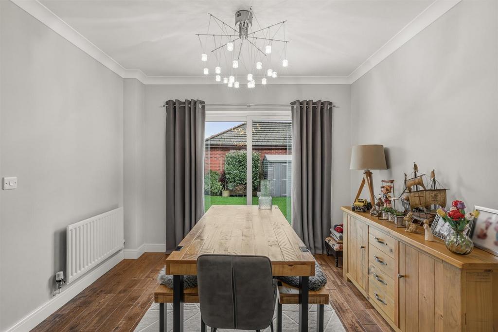 53 Lansdowne Gardens-8.jpg