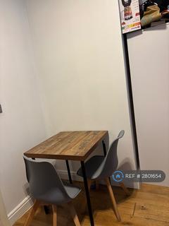Studio to rent, Thornton Heath, London, CR7