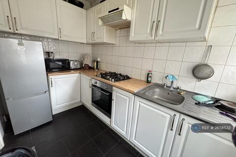 1 bedroom in a house share to rent, Embleton Road, London, SE13