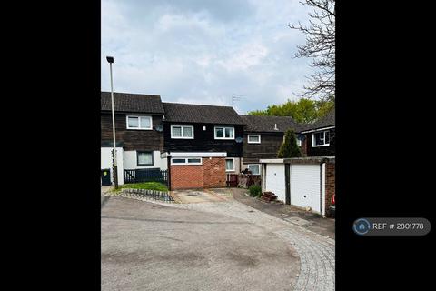 3 bedroom terraced house to rent, Torridon Close, Leicester, LE4