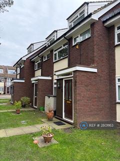 2 bedroom maisonette to rent, Elm Hatch, Pinner, HA5