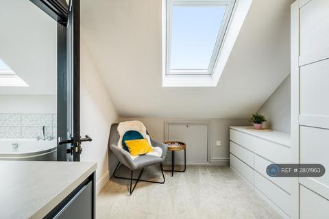 undefined, Brighton Road, Addlestone, KT15