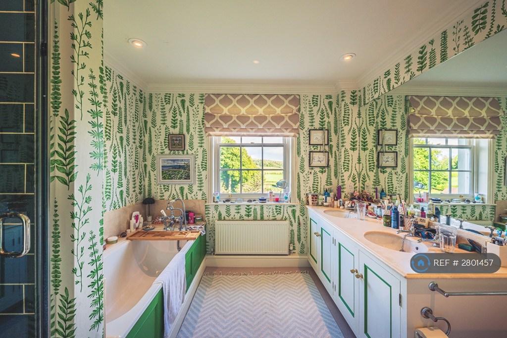 Bathroom (Master)