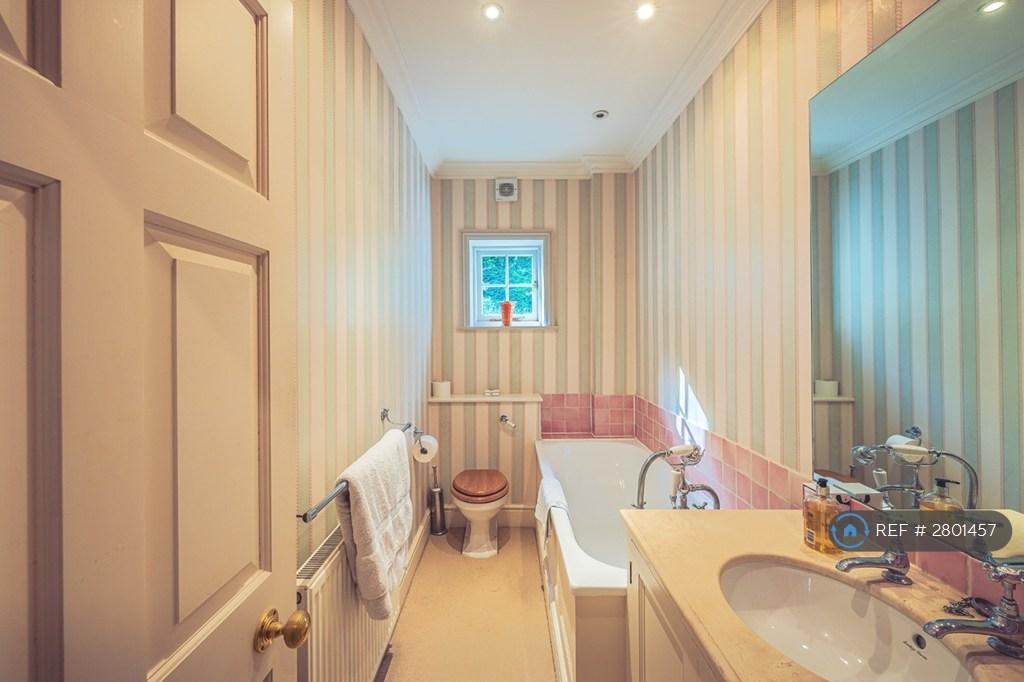 Bathroom (Sml Double)