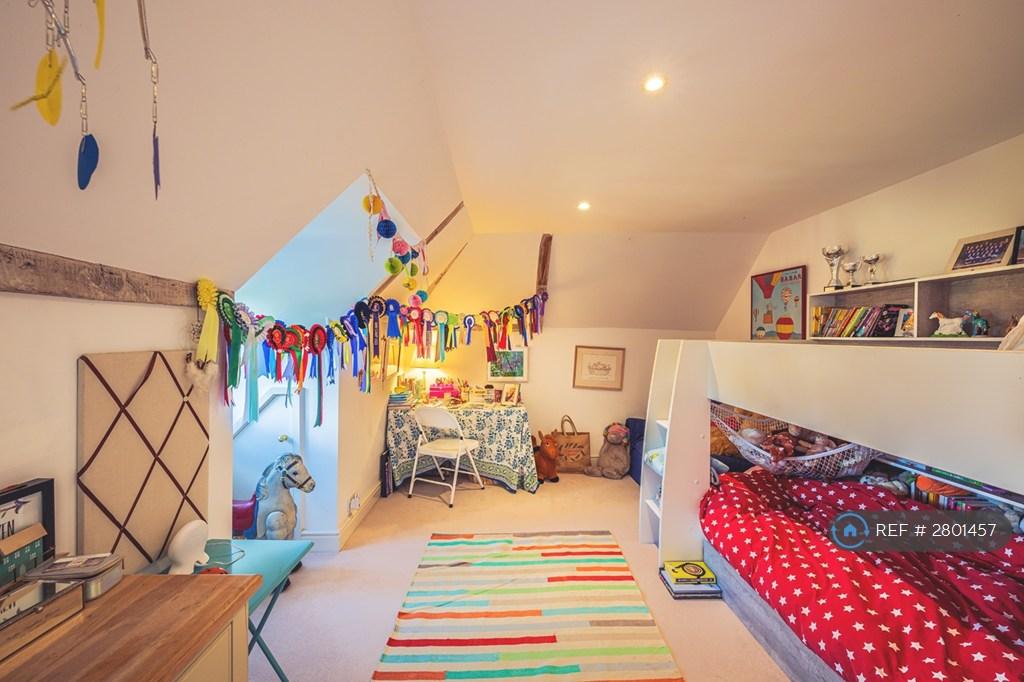 Kids Bedroom 1 & 2 (Similar)