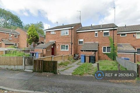 3 bedroom semi-detached house to rent, Kenneth Square, Salford, M7
