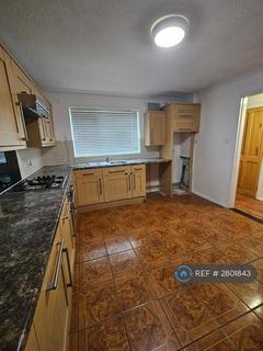 3 bedroom semi-detached house to rent, Kenneth Square, Salford, M7