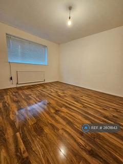 3 bedroom semi-detached house to rent, Kenneth Square, Salford, M7