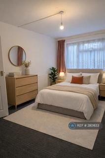 2 bedroom flat to rent, Rainham Road South, Dagenham, RM10