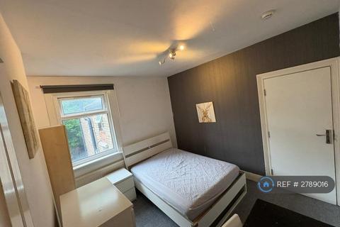 1 bedroom in a house share to rent - Ermine Road, London, SE13