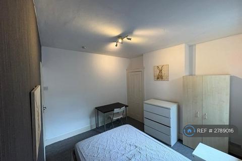 1 bedroom in a house share to rent, Ermine Road, London, SE13