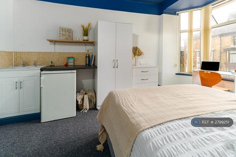 1 bedroom in a house share to rent, Fairfield Road, Buxton, SK17