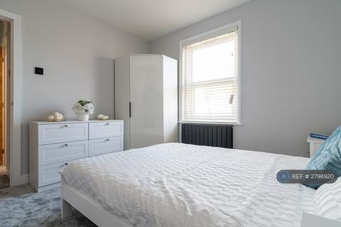 4 bedroom semi-detached house to rent, Northcote Road, Bournemouth, BH1