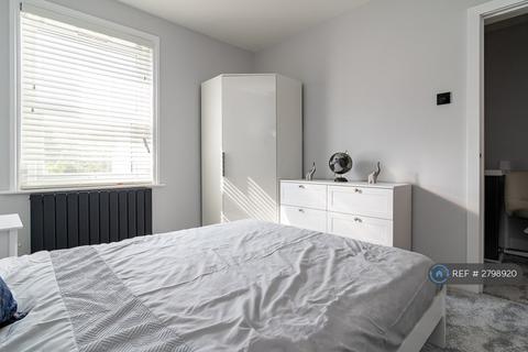 4 bedroom semi-detached house to rent, Northcote Road, Bournemouth, BH1