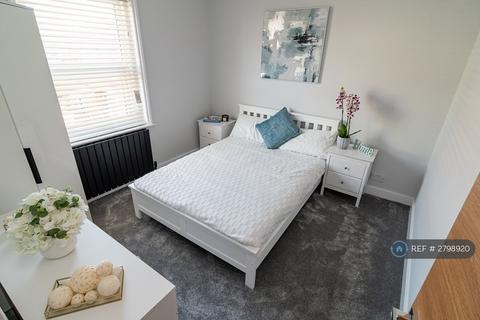4 bedroom semi-detached house to rent, Northcote Road, Bournemouth, BH1
