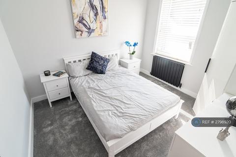 4 bedroom semi-detached house to rent, Northcote Road, Bournemouth, BH1
