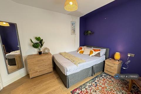 1 bedroom in a house share to rent, Wingmore Road, London, SE24