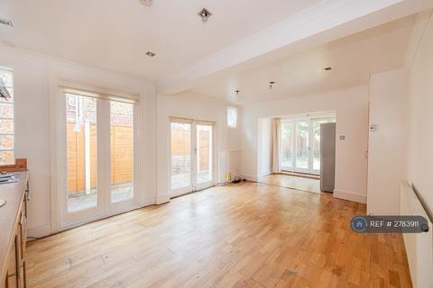 2 bedroom flat to rent, Raleigh Road, London, N8