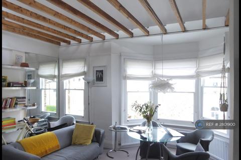 2 bedroom maisonette to rent, Zenoria Street, London, SE22
