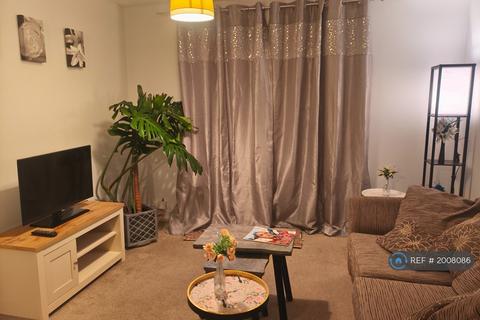 2 bedroom flat to rent, Tamarin Gardens, Cambridge, CB1