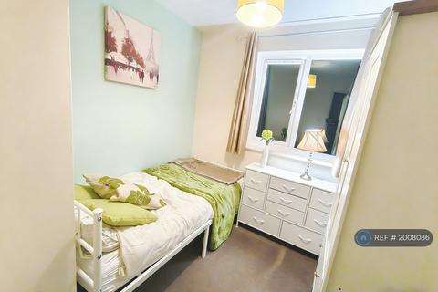 2 bedroom flat to rent, Tamarin Gardens, Cambridge, CB1