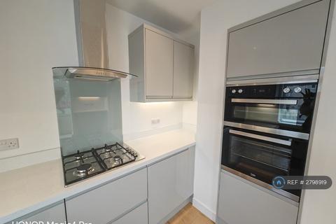 3 bedroom end of terrace house to rent, Lower Ellacombe Church Road, Torquay, TQ1
