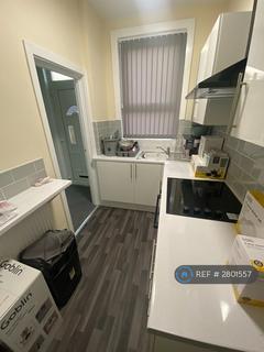 3 bedroom terraced house to rent, Longroyd View, Leeds, LS11