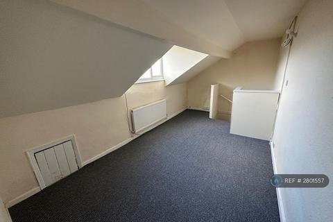 3 bedroom terraced house to rent, Longroyd View, Leeds, LS11