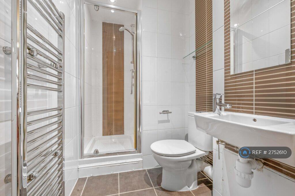 Room2 Unsuit Shower