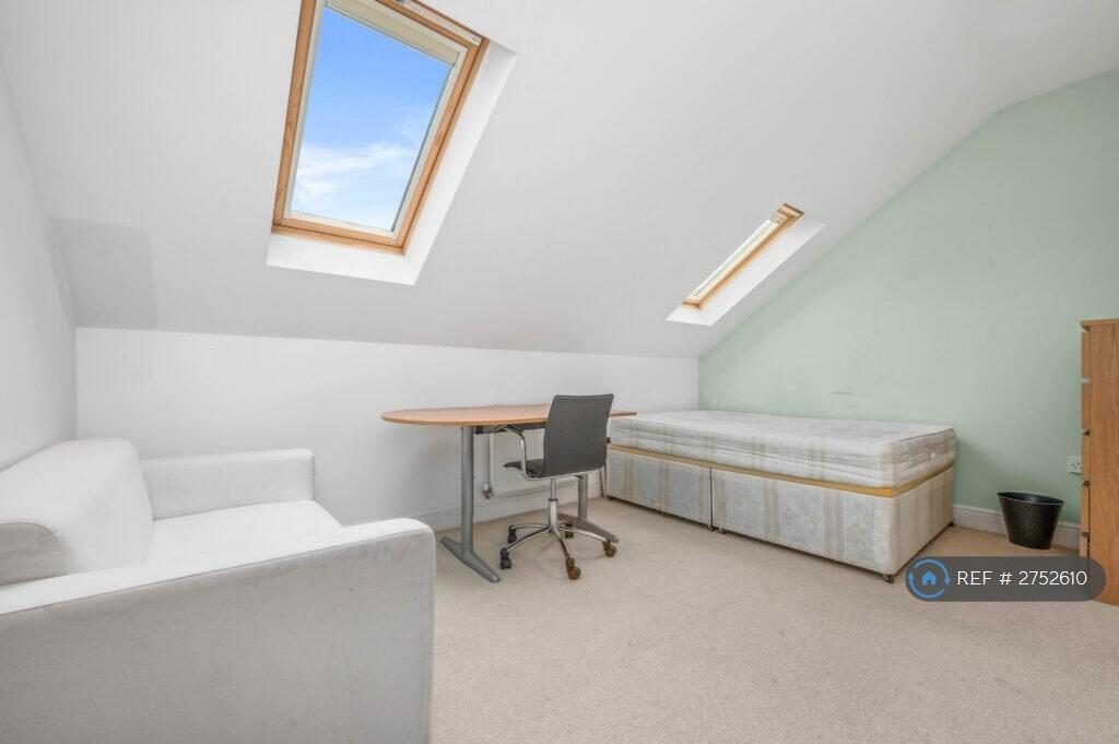 Room4