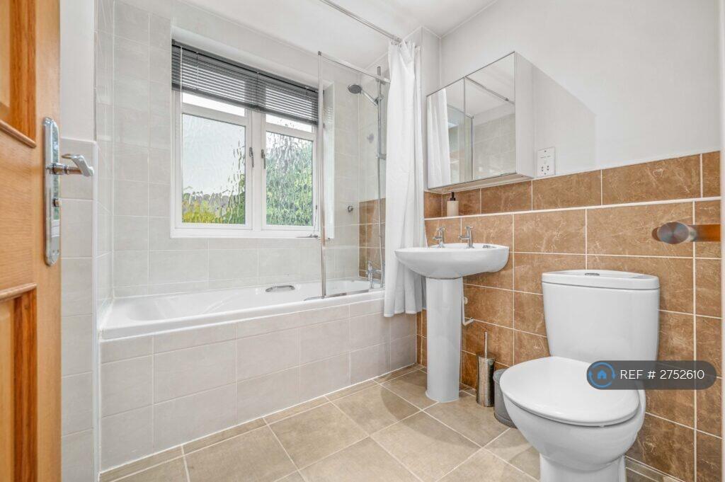 Room1 Bathroom