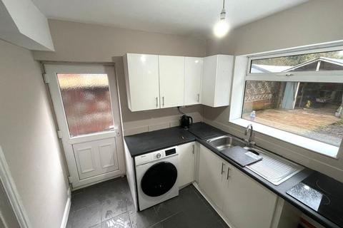 3 bedroom property to rent, Woodbank Road, Ellesmere Port