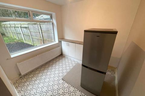 3 bedroom property to rent, Woodbank Road, Ellesmere Port