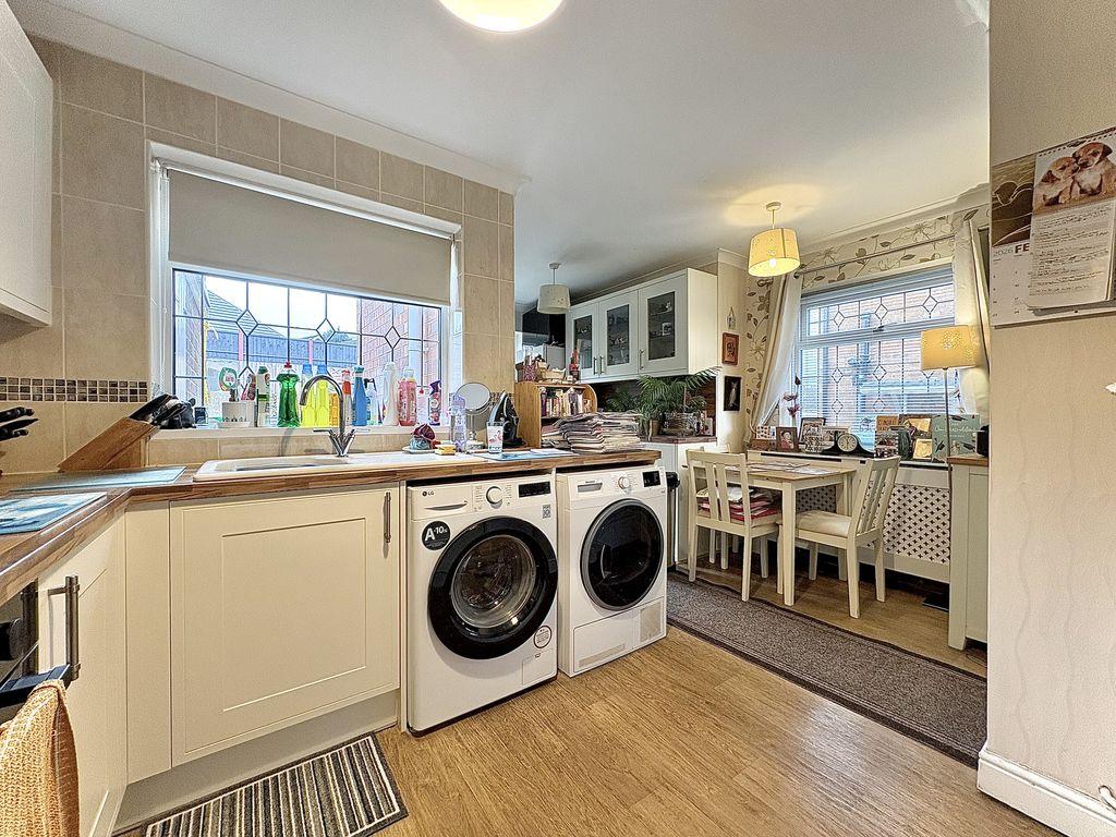 Dining kitchen