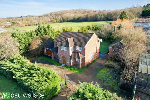 4 bedroom detached house for sale, Dove House, Hamlet Hill, Roydon