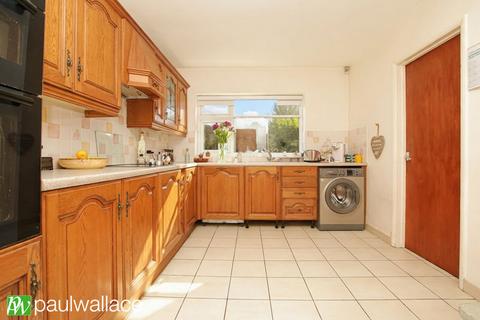 4 bedroom detached house for sale, Dove House, Hamlet Hill, Roydon