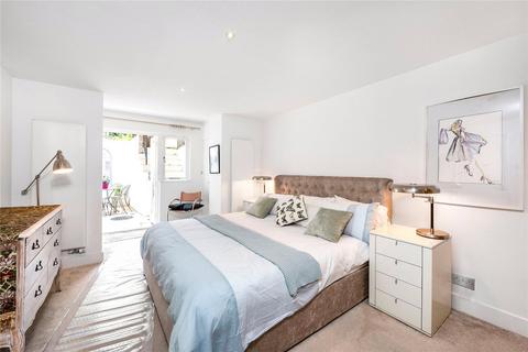 3 bedroom flat to rent, Penywern Road, Earls Court, London