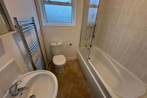 2 bedroom flat for sale, Hayland Close, Kingsbury, London, NW9 0LH