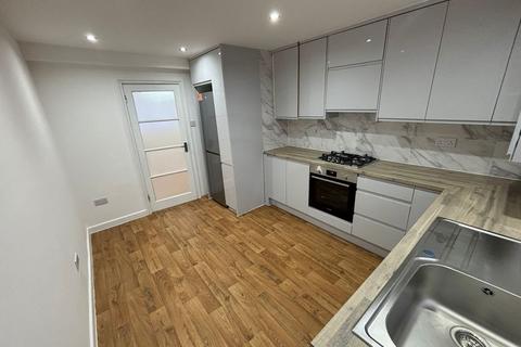 2 bedroom flat for sale, Watling Court, Jesmond Way, Stanmore, Middlesex, HA7 4QP