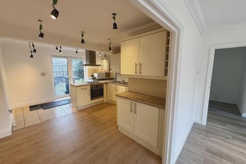 3 bedroom detached bungalow to rent, St. Marks Road, Bournemouth BH11