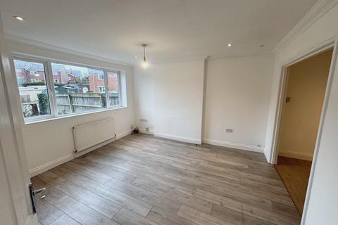 3 bedroom detached bungalow to rent, St. Marks Road, Bournemouth BH11