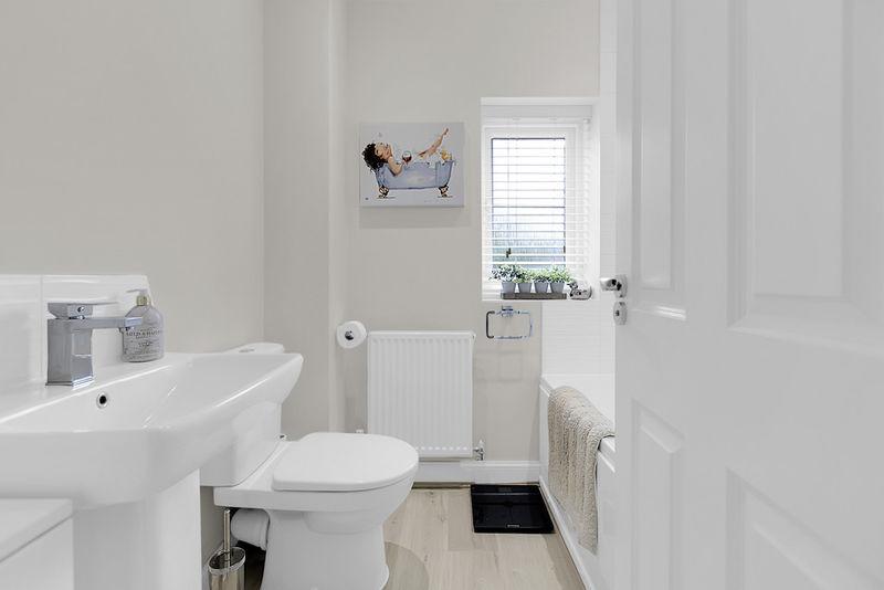 Family Bathroom/WC