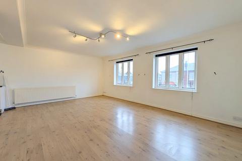 2 bedroom apartment to rent, To Let - St. James Place, Southport - Two Bedroom Duplex Apt