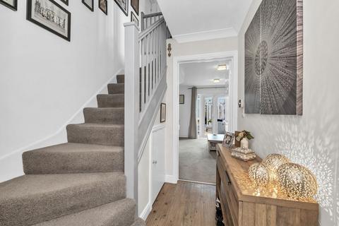 3 bedroom semi-detached house for sale, Selway Drive, Bury St. Edmunds