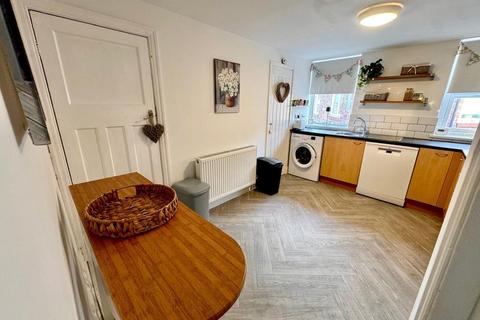 2 bedroom apartment for sale, Marleen Avenue, Heaton