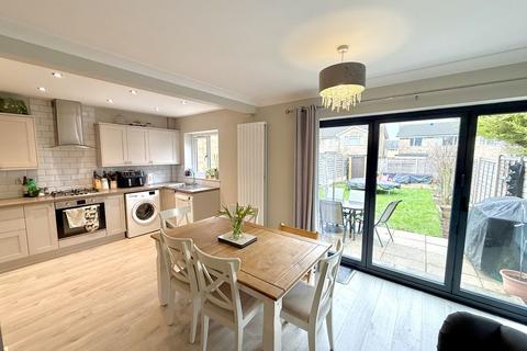 3 bedroom end of terrace house for sale, Leighton Court, Dunstable