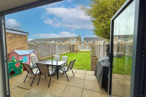 3 bedroom end of terrace house for sale, Leighton Court, Dunstable